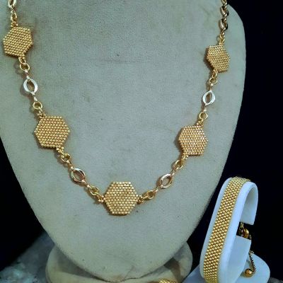 طقم ذهبى بوحدات سداسية الشكل من خرز الميوكى