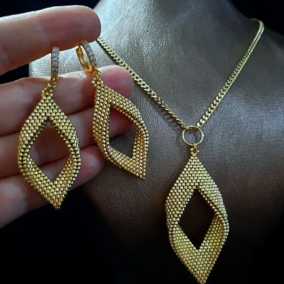 طقم ذهبى فقط ٤ قطع من خرز الميوكى