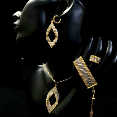 طقم فضى وذهبى كامل من خرز الميوكى