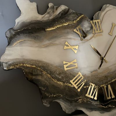 ساعة حائط ريزن 