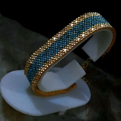 طقم فيروزى مع خرز الميوكى الكريستالى البراق من خرز الميوكى