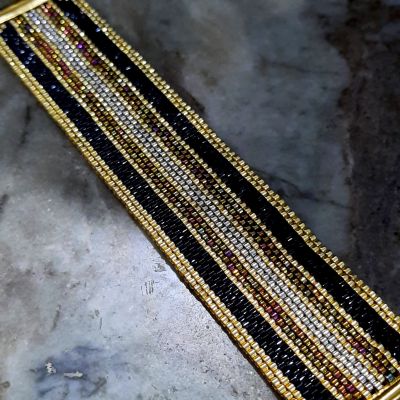 طقم مخطط بتصميم ورق الشجر من خرز الميوكى