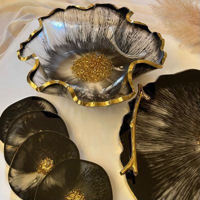 طبق تقديم كبير 