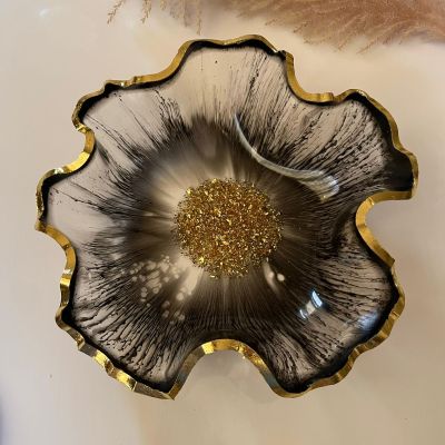 طبق تقديم كبير 