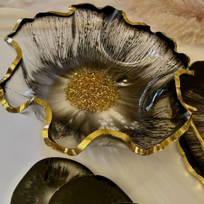 طبق تقديم كبير 