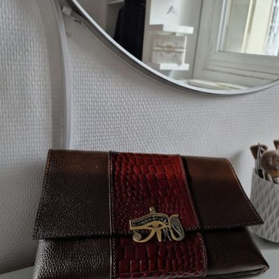 شنطه يد من الجلد الطبيعي 