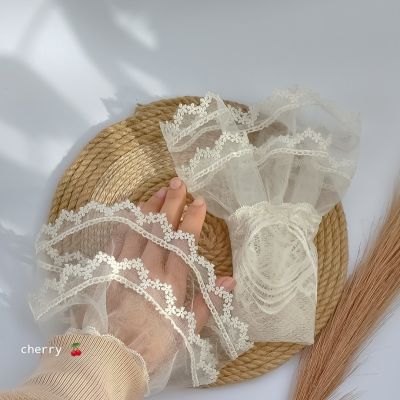 أساور دانتيل 