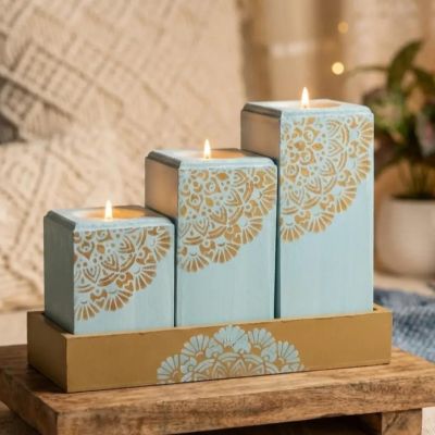 شمعدان من الخشب