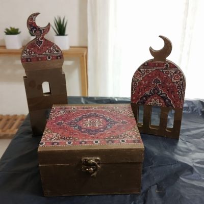 قطع رمضانية خشبية مصنوعة يدويا 