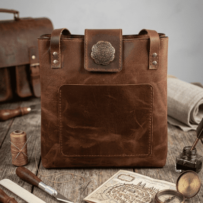 شنطة توت باج لون عسلي حجم وسط 