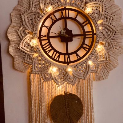 ساعه ديكور مكرميه