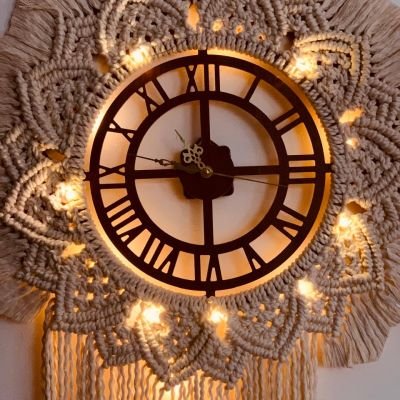 ساعه ديكور مكرميه