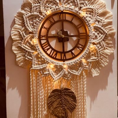 ساعه ديكور مكرميه