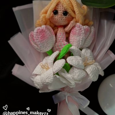 باقة ورد & دمية باربي