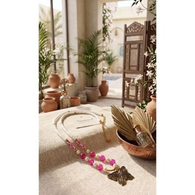 Spring pearl necklace