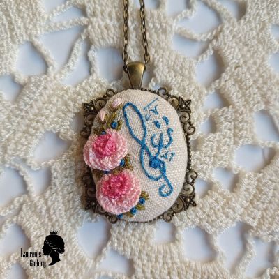 Embroidery necklace