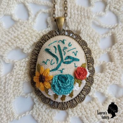 Embroidery necklace