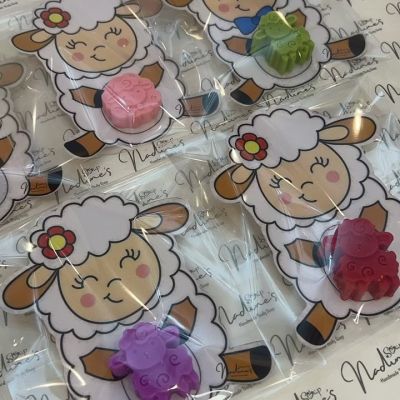 Sheep-shaped Eid Al-Adha candle giveaway cards