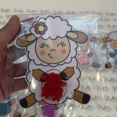 Sheep-shaped Eid Al-Adha candle giveaway cards