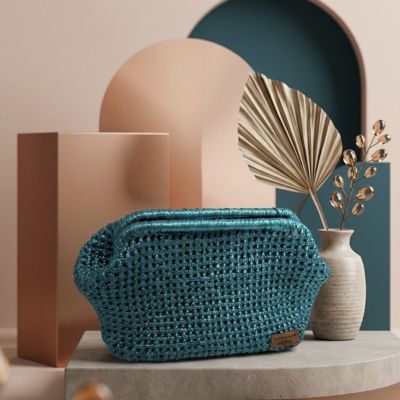 Crochet clutch hidden frame 