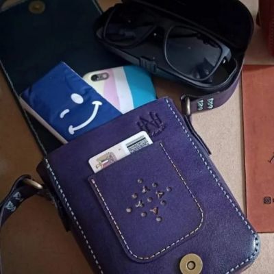 شنطة موبايل جلد طبيعي 