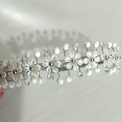 Hair collar.