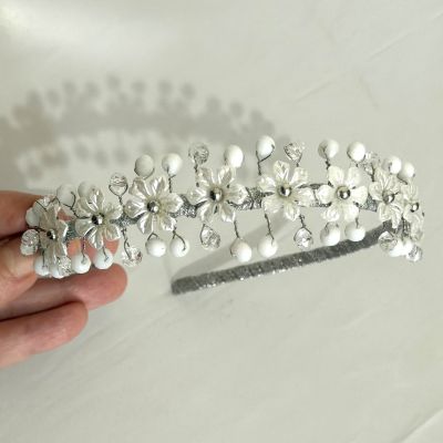 Hair collar.