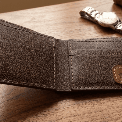 Genuine leather wallet with an African spirit.
