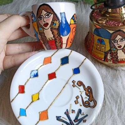فنجان قهوه رسمة الفتاة 