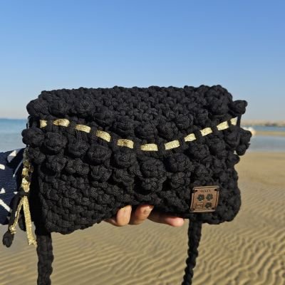 شنطة يد مكرمية خيط قطن اسود 