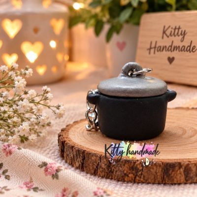 Pot and lid keychain