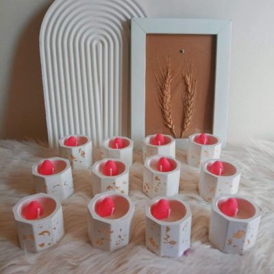 شمعه كونكريت برائحه الفراولة 