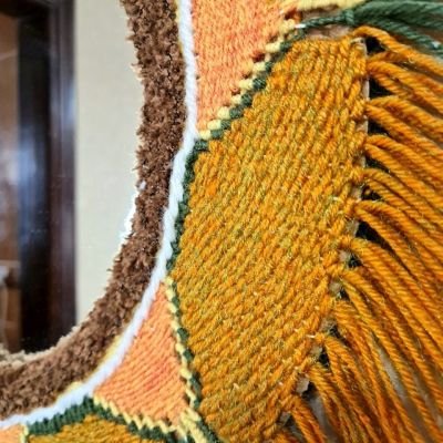 مراية حائط مصنوعة من نسيج النول اليدوي 