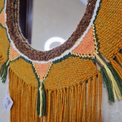 مراية حائط مصنوعة من نسيج النول اليدوي 