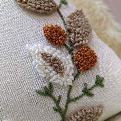 كوشن طوق الورد