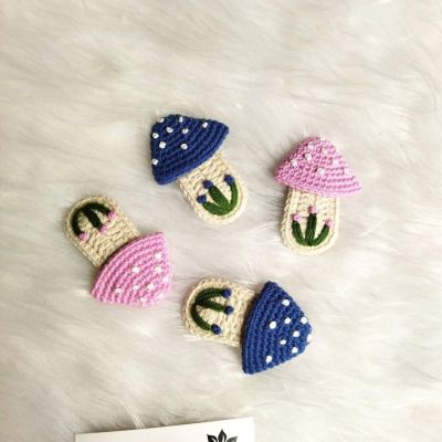double hair clips.. mushroom