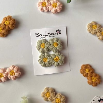 اتنين مشبك وردتين أقحوان