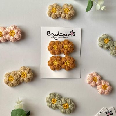 اتنين مشبك وردتين أقحوان