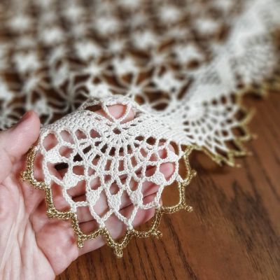 Crochet runner