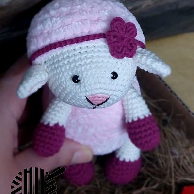 Amigurumi sheep 