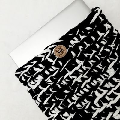 crochet laptop sleeve