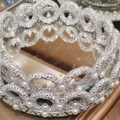 Jarat and serving trays