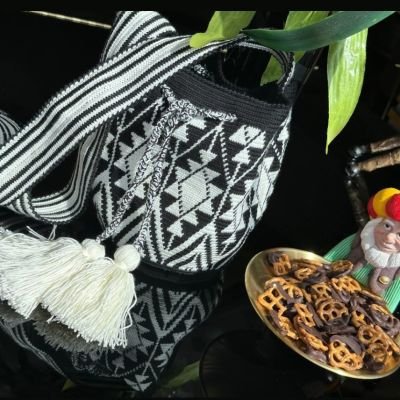 شنطة تابيستري صغيرة 