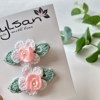 اتنين مشبك.. وردة ستان