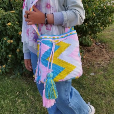 حقيبة الزجزاج الملونة  