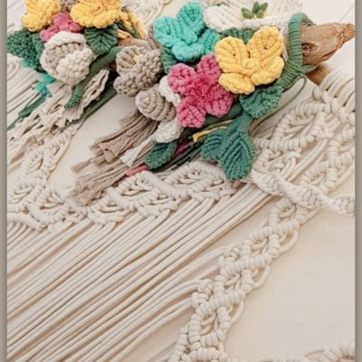 Macrame hanging with flower