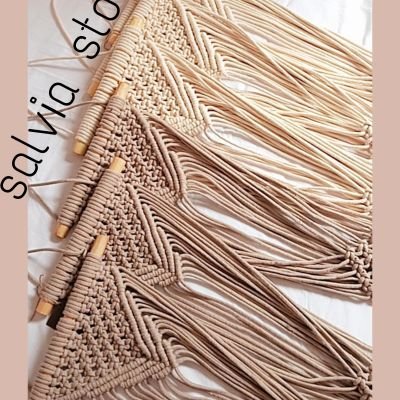 حامل للزرع مكرميه