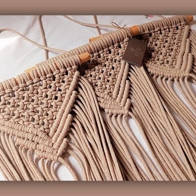 حامل للزرع مكرميه