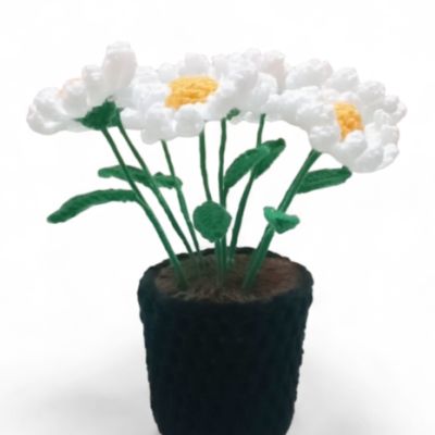 Vase of flowers made of crochet 