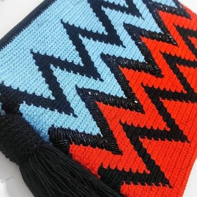 Zigzag bag with beads